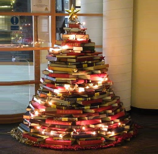 Book-Christmas-Tree